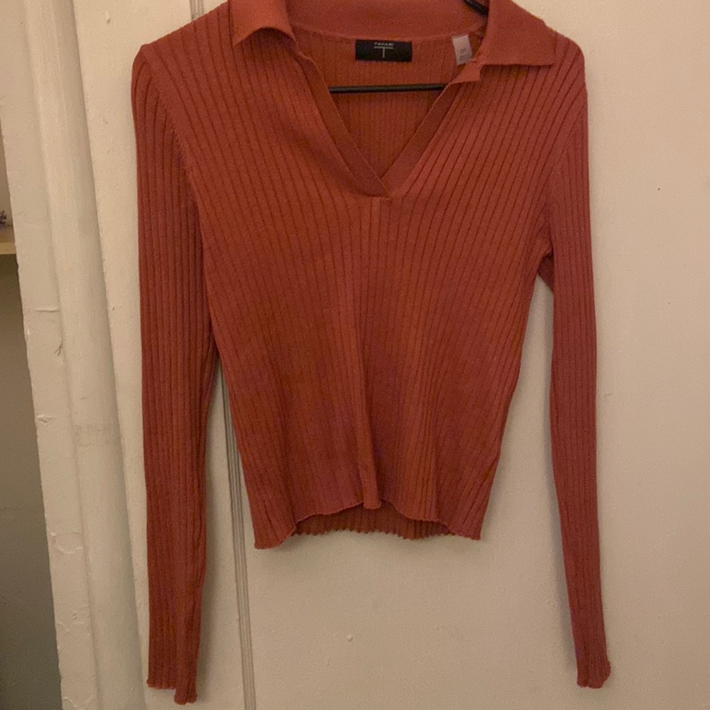 Cute v neck collared top